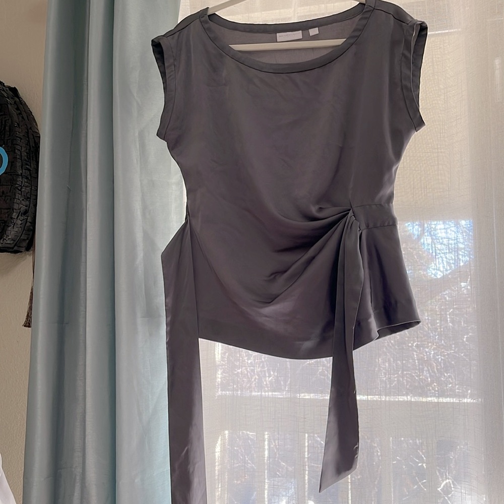 Woman’s New York & Company stretch blouse - Picture 9 of 10